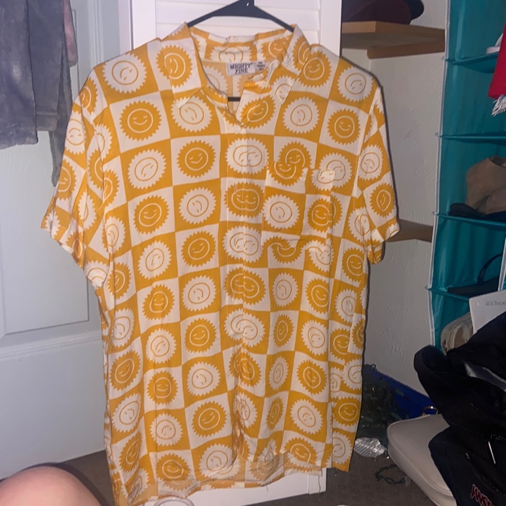 I am selling this bright and in button up.
